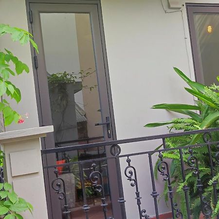 T Home Balcony Homestay Hanoi Buitenkant foto