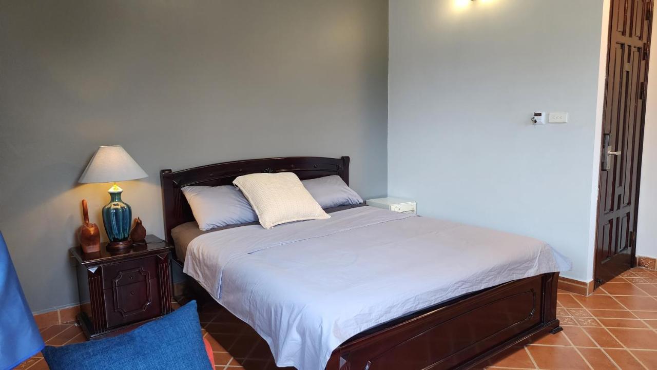 T Home Balcony Homestay Hanoi Buitenkant foto