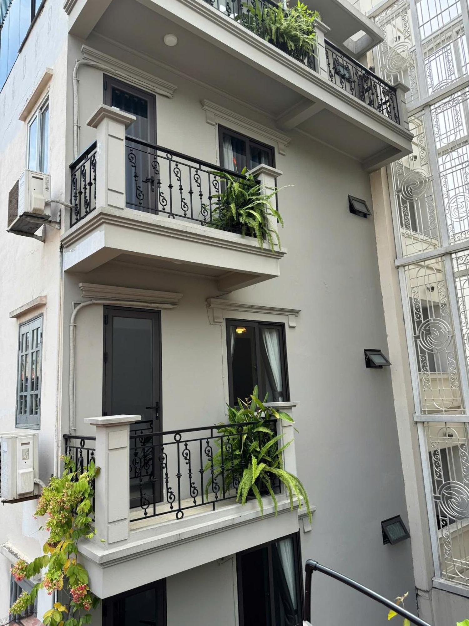 T Home Balcony Homestay Hanoi Buitenkant foto